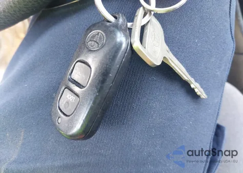 2004 Toyota Tundra Sr5 V8 from USA, damaged, VIN 5TBBT44104S444050